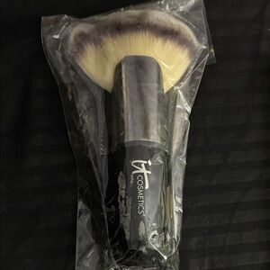 IT Cosmetics Black and Cream Makeup Brush
